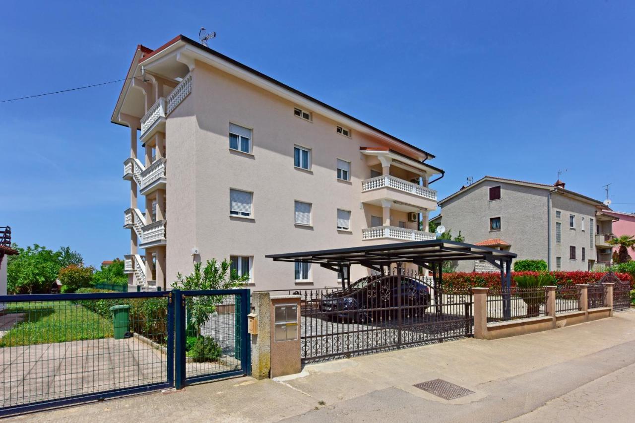 Apartments Elin Sofia Poreč Dış mekan fotoğraf