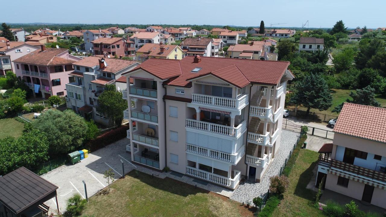 Apartments Elin Sofia Poreč Dış mekan fotoğraf